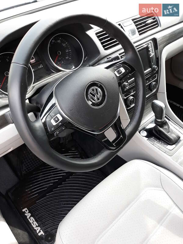 Седан Volkswagen Passat 2017 в Ивано-Франковске фото 26 Седан Volkswagen Passat 2017 в Ивано-Франковске