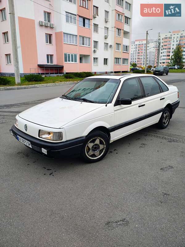 Седан Volkswagen Passat 1989 в Харкові