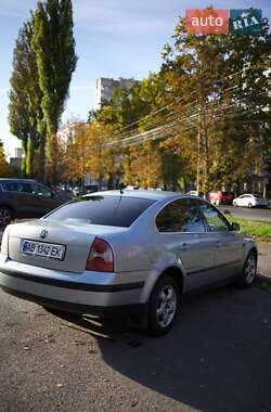 Седан Volkswagen Passat 2000 в Виннице