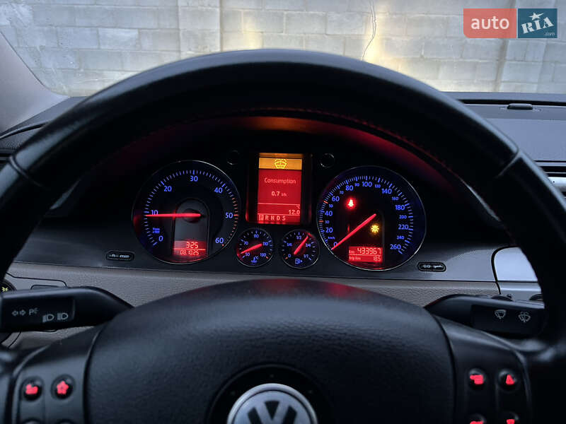 Седан Volkswagen Passat 2005 в Львові