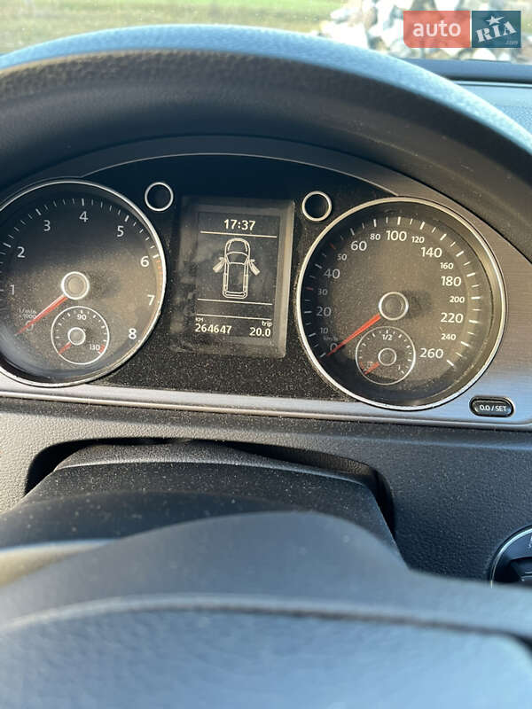 Универсал Volkswagen Passat 2011 в Коростене