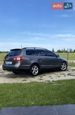 Универсал Volkswagen Passat 2005 в Березному