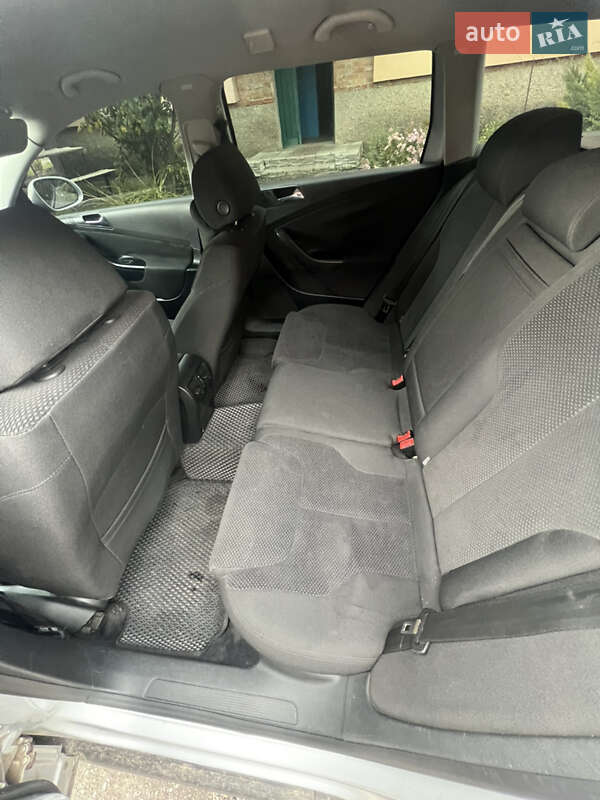 Універсал Volkswagen Passat 2005 в Семенівці