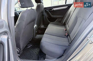 Седан Volkswagen Passat 2013 в 
