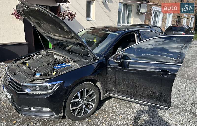Седан Volkswagen Passat 2018 в Шепетовке