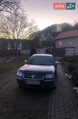 Седан Volkswagen Passat 2002 в Тячеве