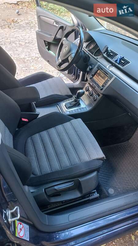Універсал Volkswagen Passat 2013 в Києві фото 24 Універсал Volkswagen Passat 2013 в Києві