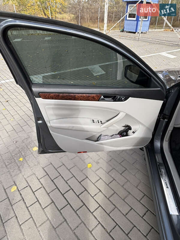 Седан Volkswagen Passat 2013 в Сумах