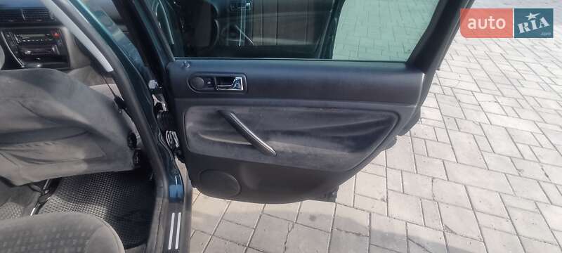 Универсал Volkswagen Passat 2001 в Черкассах