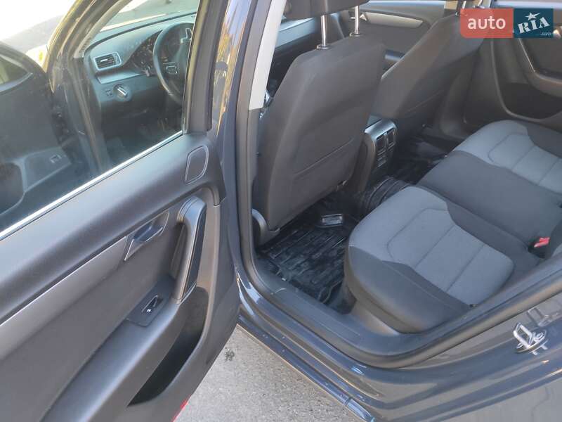 Універсал Volkswagen Passat 2011 в Вінниці