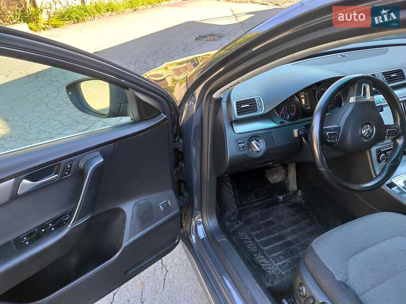 Універсал Volkswagen Passat 2011 в Вінниці