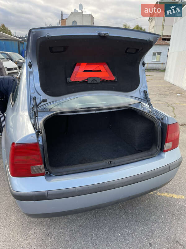 Седан Volkswagen Passat 1998 в Вінниці
