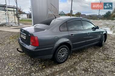 Седан Volkswagen Passat 2000 в 