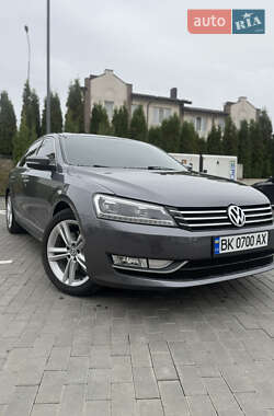 Седан Volkswagen Passat 2014 в Рівному