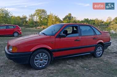 Седан Volkswagen Passat 1988 в Золотоноші