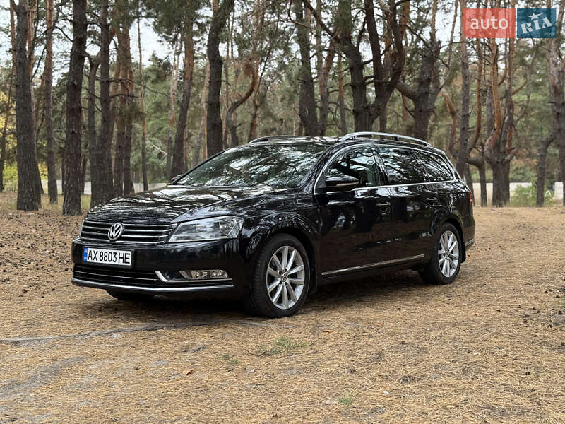 Універсал Volkswagen Passat 2010 в Харкові