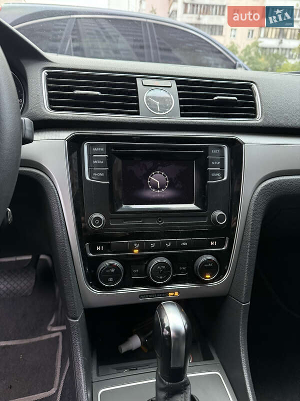 Седан Volkswagen Passat 2016 в Києві