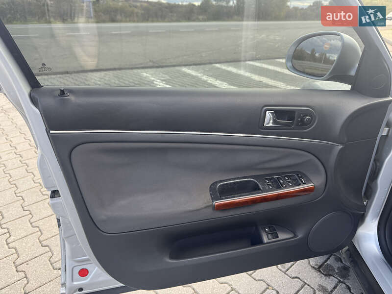 Седан Volkswagen Passat 2005 в Ивано-Франковске