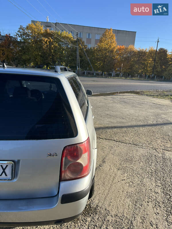 Универсал Volkswagen Passat 2000 в Новоднестровске