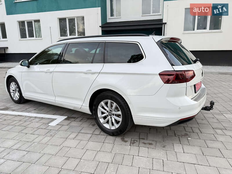 Универсал Volkswagen Passat 2022 в Вараше