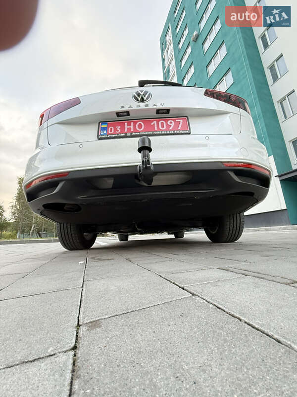 Универсал Volkswagen Passat 2022 в Вараше