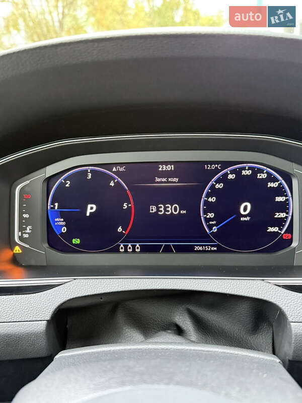 Универсал Volkswagen Passat 2022 в Вараше