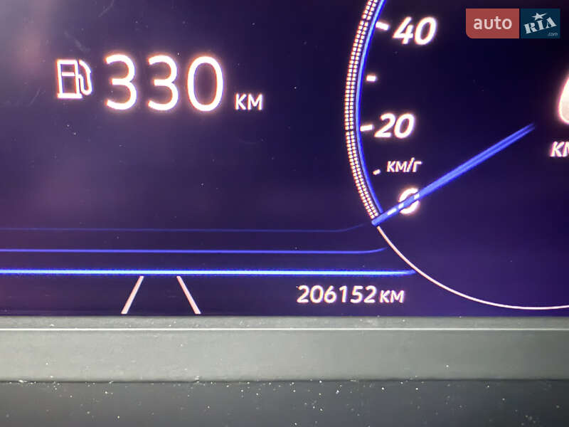 Универсал Volkswagen Passat 2022 в Вараше