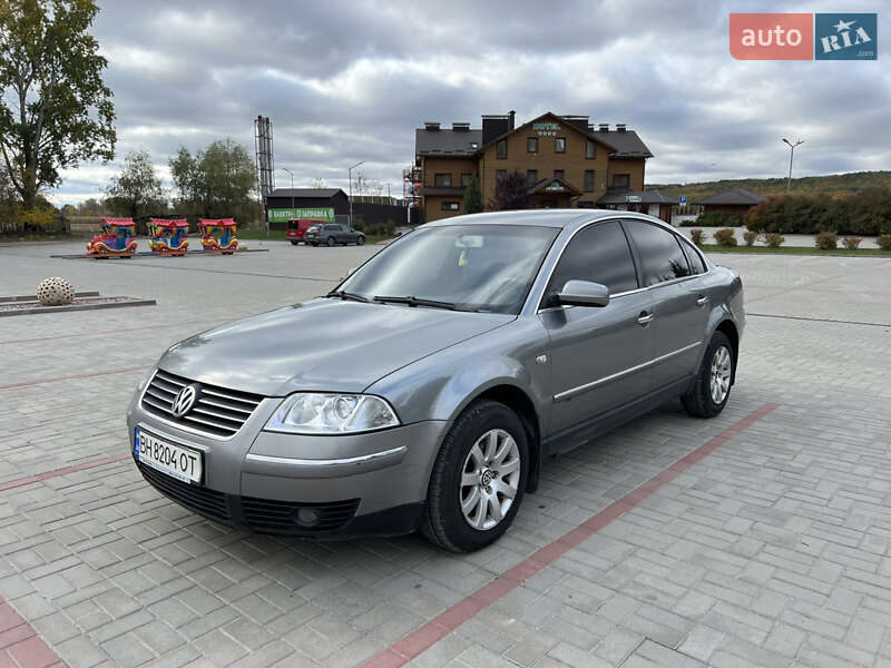 Седан Volkswagen Passat 2004 в 
