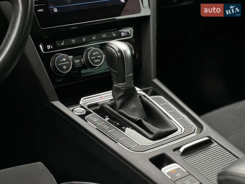 Седан Volkswagen Passat 2017 в Калуше фото 18 Седан Volkswagen Passat 2017 в Калуше