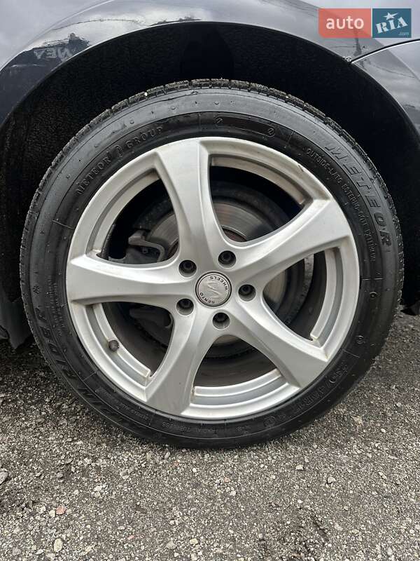 Універсал Volkswagen Passat 2013 в Білогородці