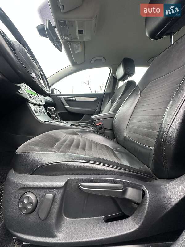 Універсал Volkswagen Passat 2013 в Білогородці