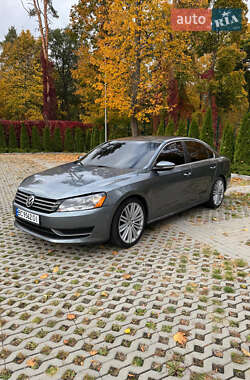 Седан Volkswagen Passat 2012 в Харкові