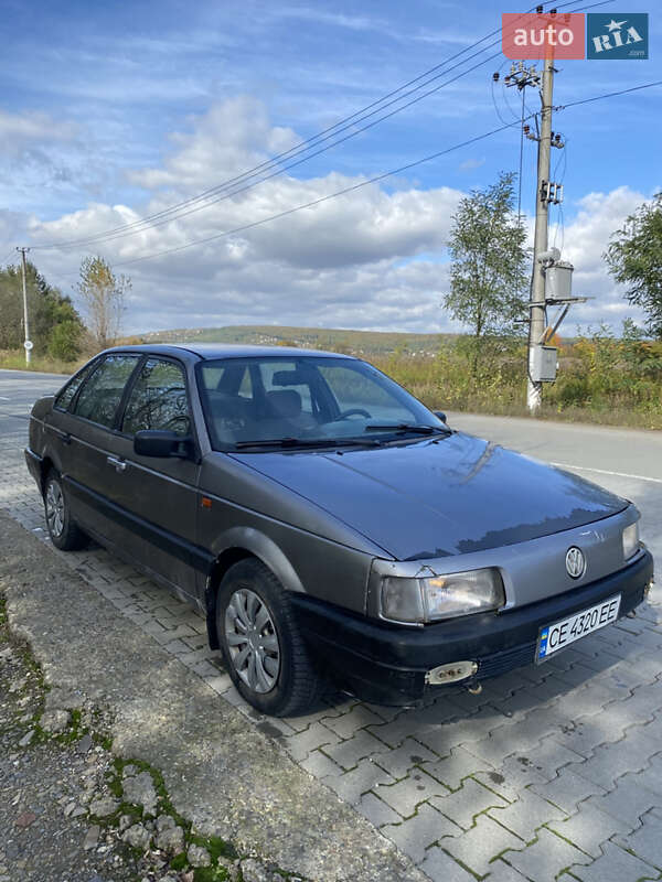 Седан Volkswagen Passat 1989 в Черновцах