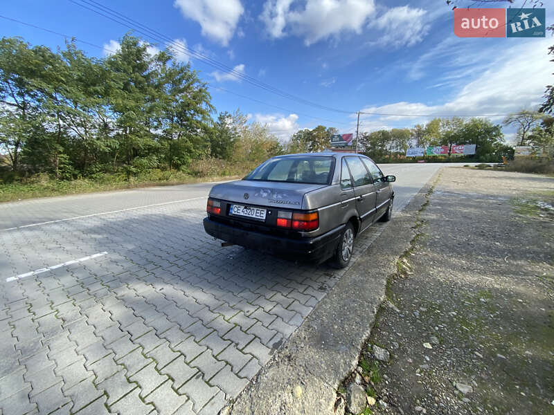 Седан Volkswagen Passat 1989 в Черновцах