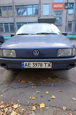 Седан Volkswagen Passat 1990 в Кривом Роге