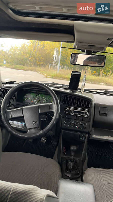 Седан Volkswagen Passat 1988 в Городне