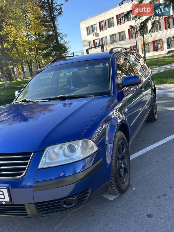 Універсал Volkswagen Passat 2001 в Бородянці