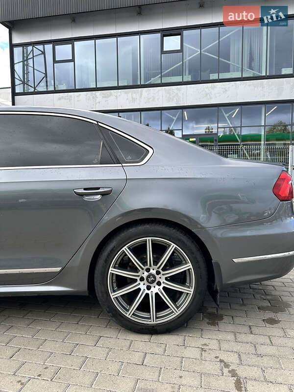 Седан Volkswagen Passat 2015 в Киеве