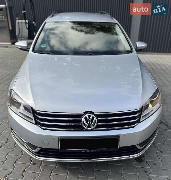 Универсал Volkswagen Passat 2011 в Дрогобыче