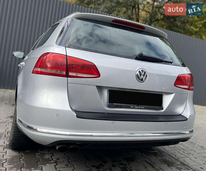 Универсал Volkswagen Passat 2011 в Дрогобыче