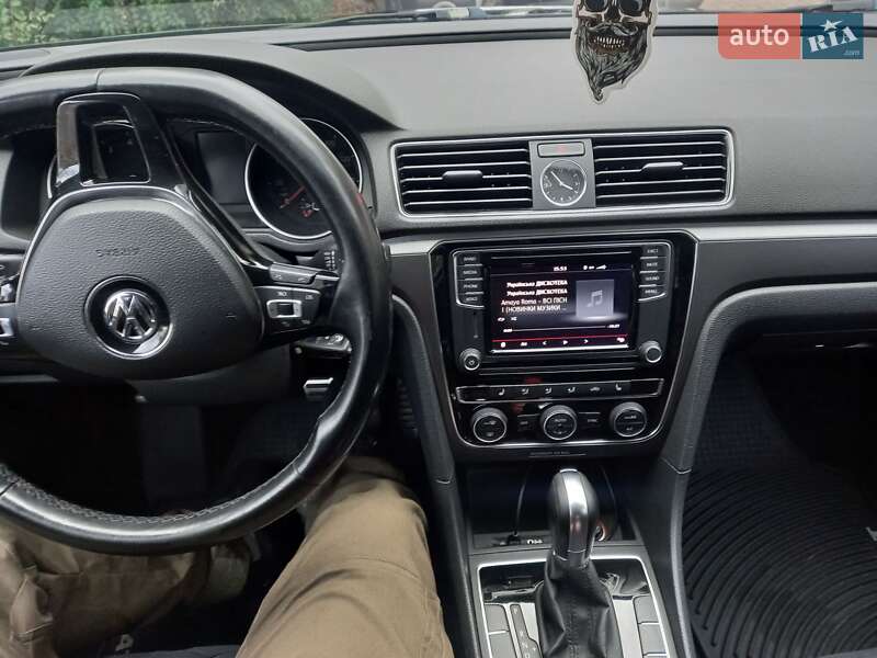Седан Volkswagen Passat 2016 в Сумах