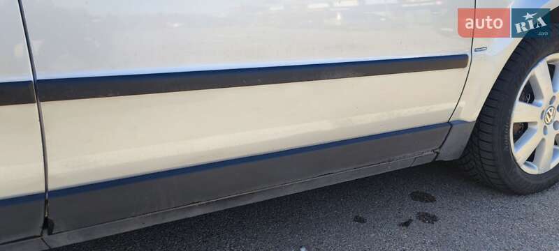 Седан Volkswagen Passat 2002 в Киеве