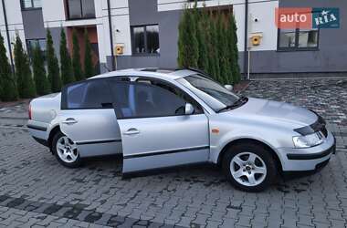 Седан Volkswagen Passat 1998 в 