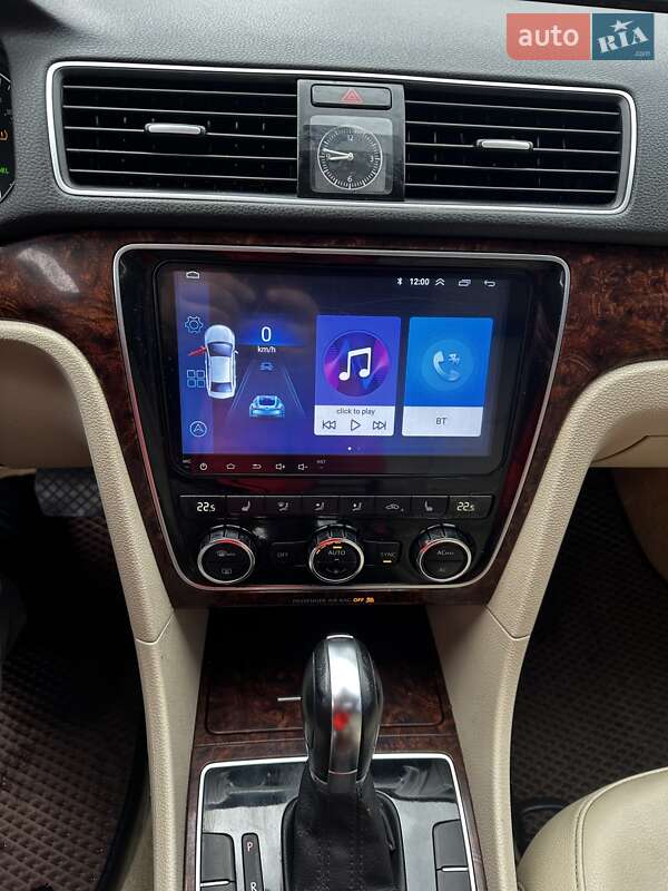 Седан Volkswagen Passat 2011 в Киеве
