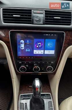 Седан Volkswagen Passat 2011 в 