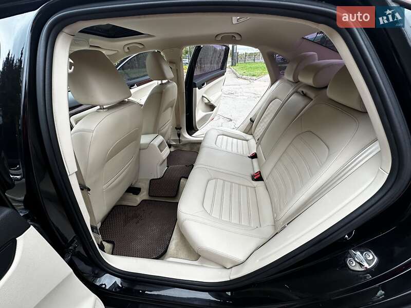Седан Volkswagen Passat 2011 в Киеве