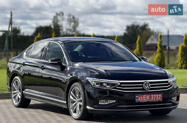 Седан Volkswagen Passat 2020 в 