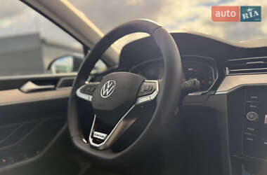 Седан Volkswagen Passat 2020 в 