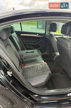 Седан Volkswagen Passat 2020 в 