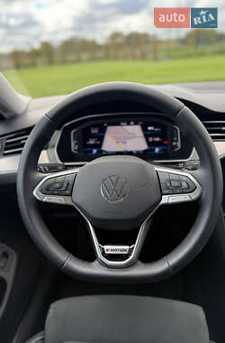 Седан Volkswagen Passat 2020 в 